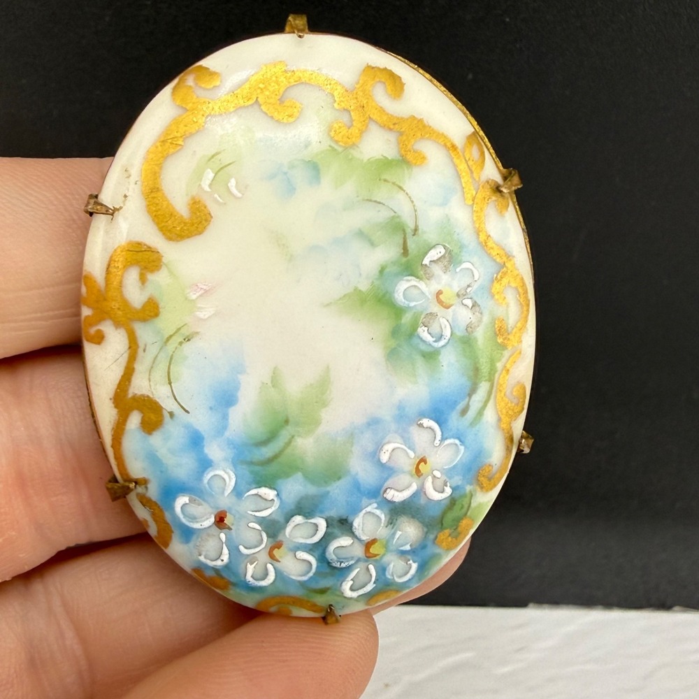 Vintage Estate Brooch Gold Tone Hand Painted Porcelain Floral‎ Oval